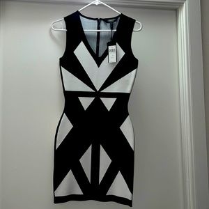 BCBGMAXAZRIA Evinna Geometric Jacquard Dress